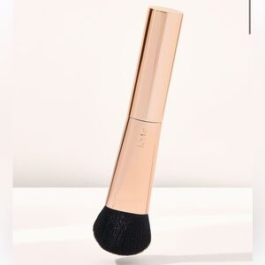NWT Tarte cosmetics maneater brush